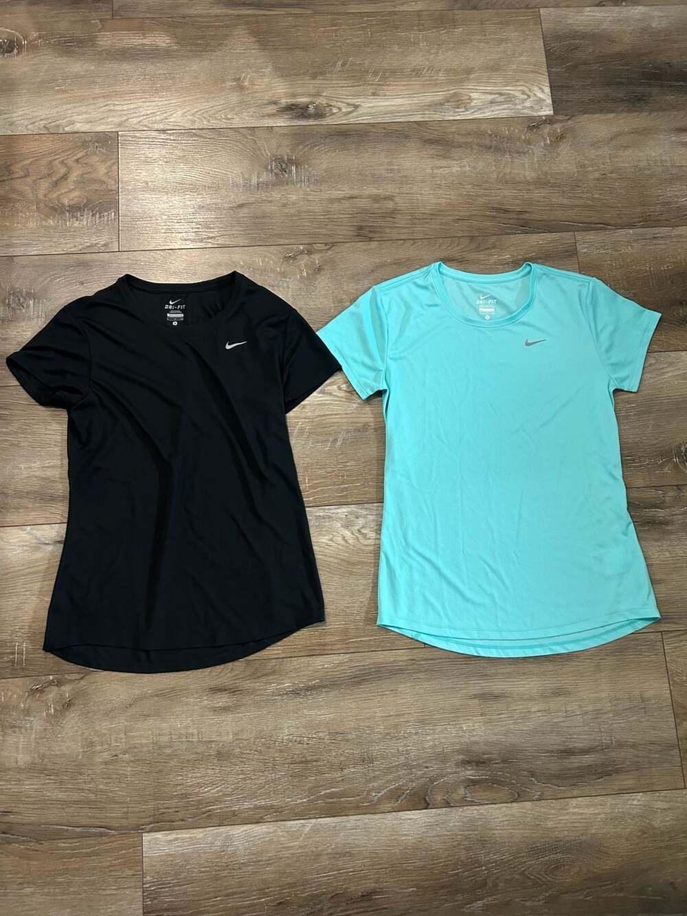 Nike Dri-FIT Women's Athletic T-Shirt Lot of 2 Size Small Black and Teal